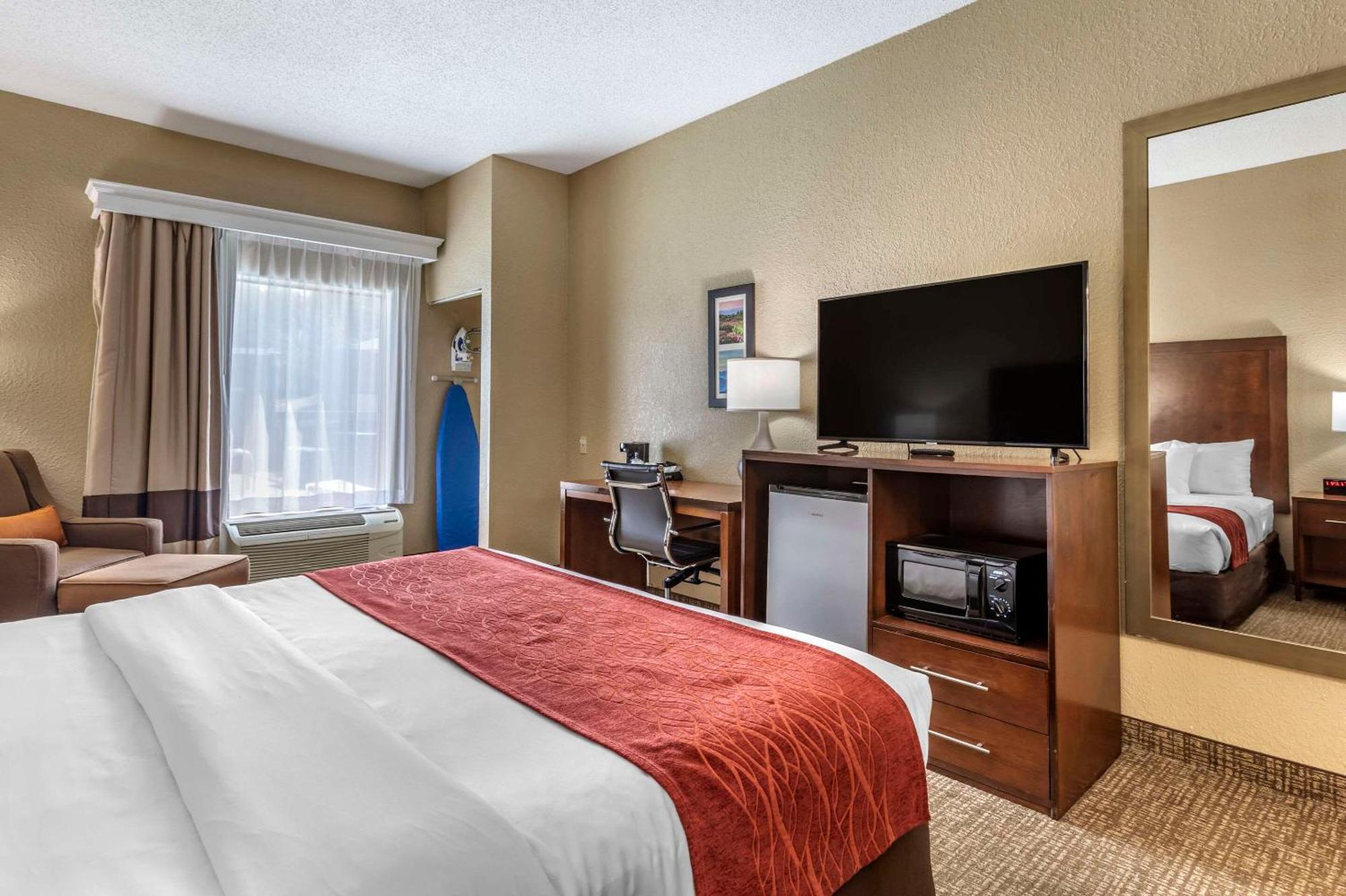Comfort South Inn